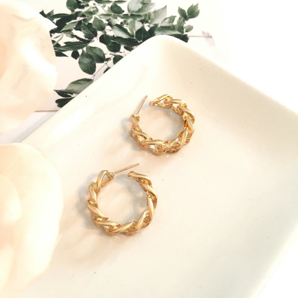 Gold Chain Hoop Earrings - Picture 3 of 5